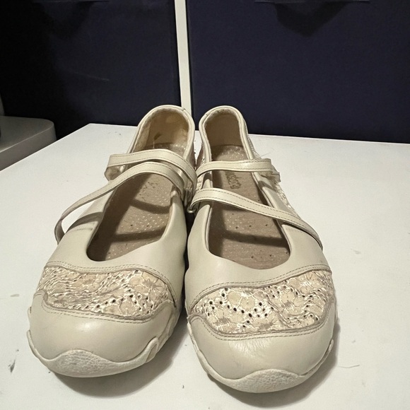 Skechers Active Bikers Luxe Off White Lace Z Strap Mary Jane Shoes Women's 9.5 - Picture 2 of 16